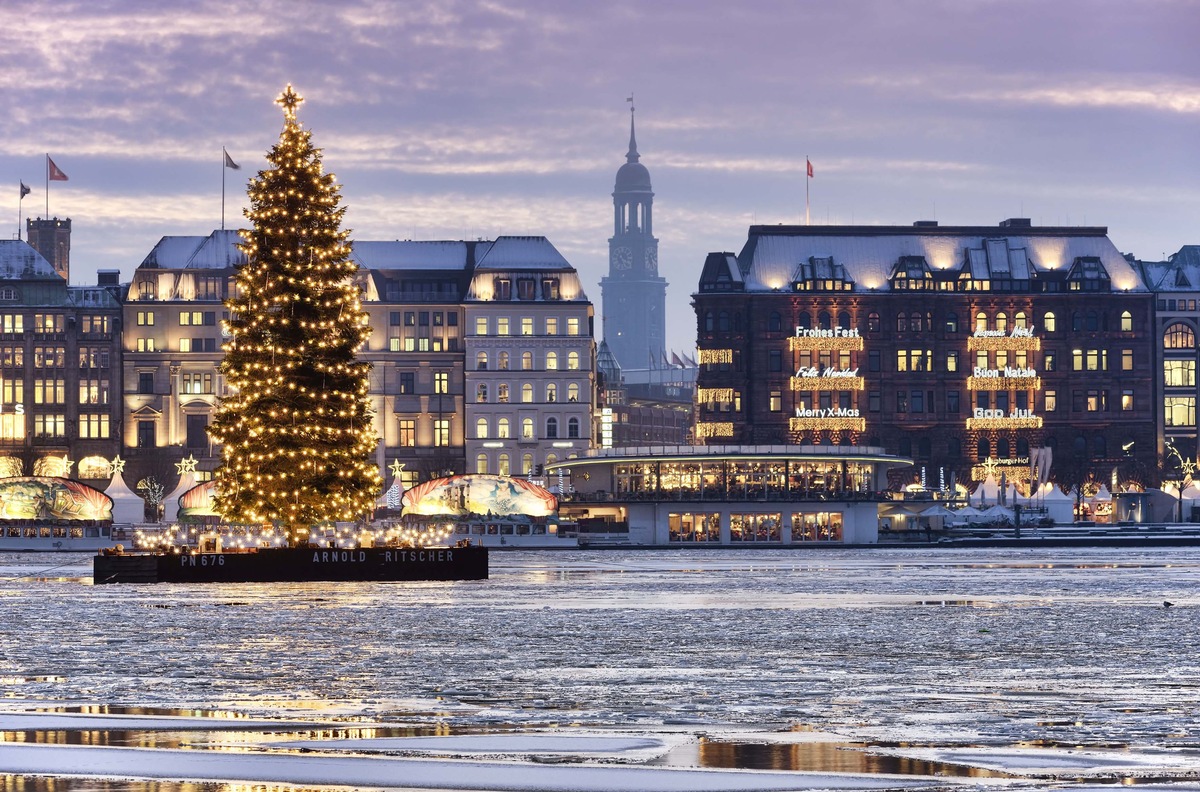 In Hamburg ist die funkelnde Weihnachtsmarkt-Saison gestartet